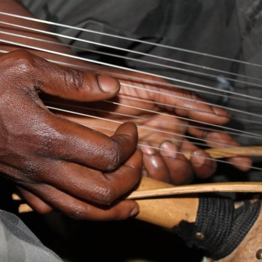 Univers Lutin - cours et stages musique africaine jembé dumdum goni